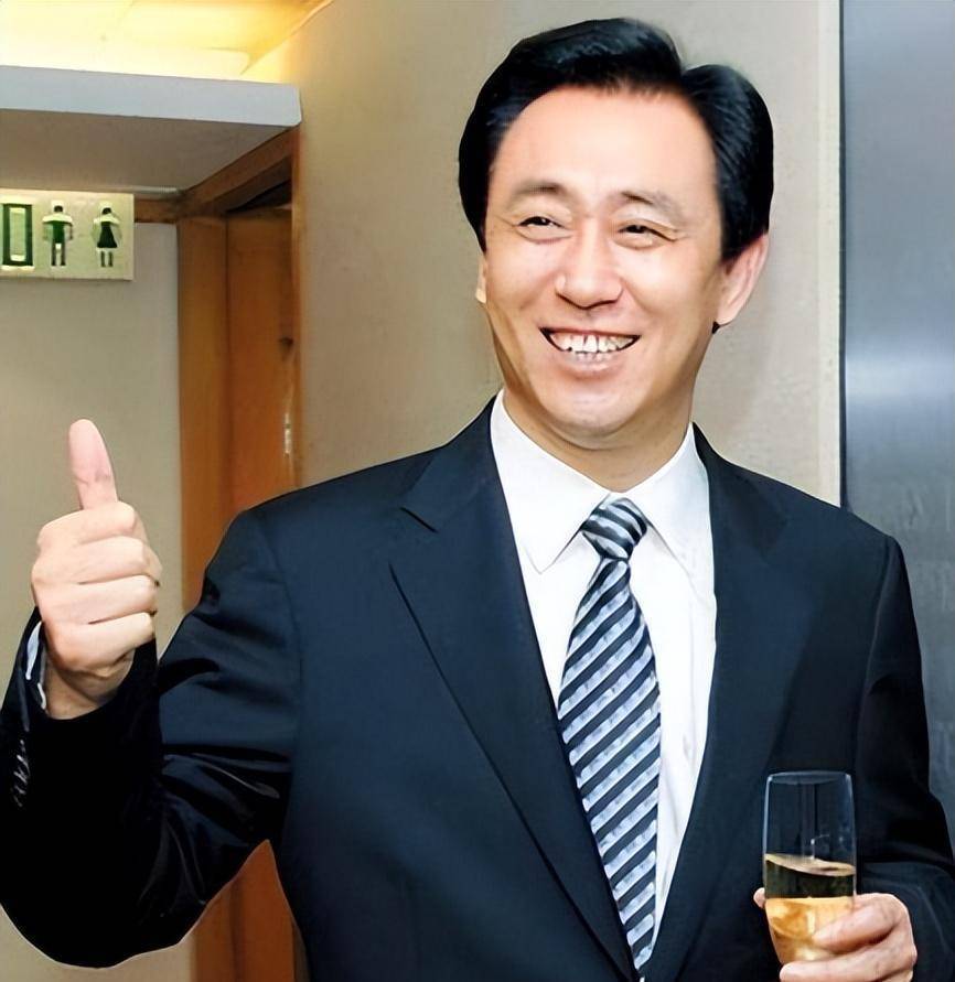 "首富娇妻"林宁:豪掷2000亿助万达起死回生,拿一亿替王思聪还债