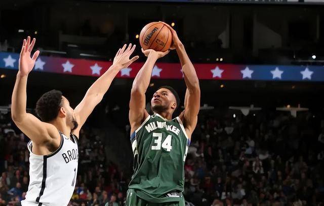 字母哥上一场对阵火箭得到44分,最近两场比赛得到87