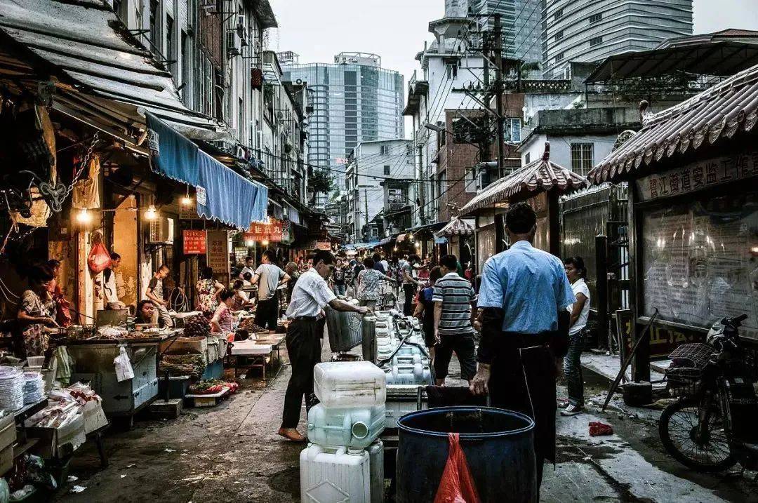 厦门街巷攻略来了!隐匿在老城区里纵横交错的老街小巷,体会厦门古早的闽南魅力~_中山路_别墅_鼓浪屿