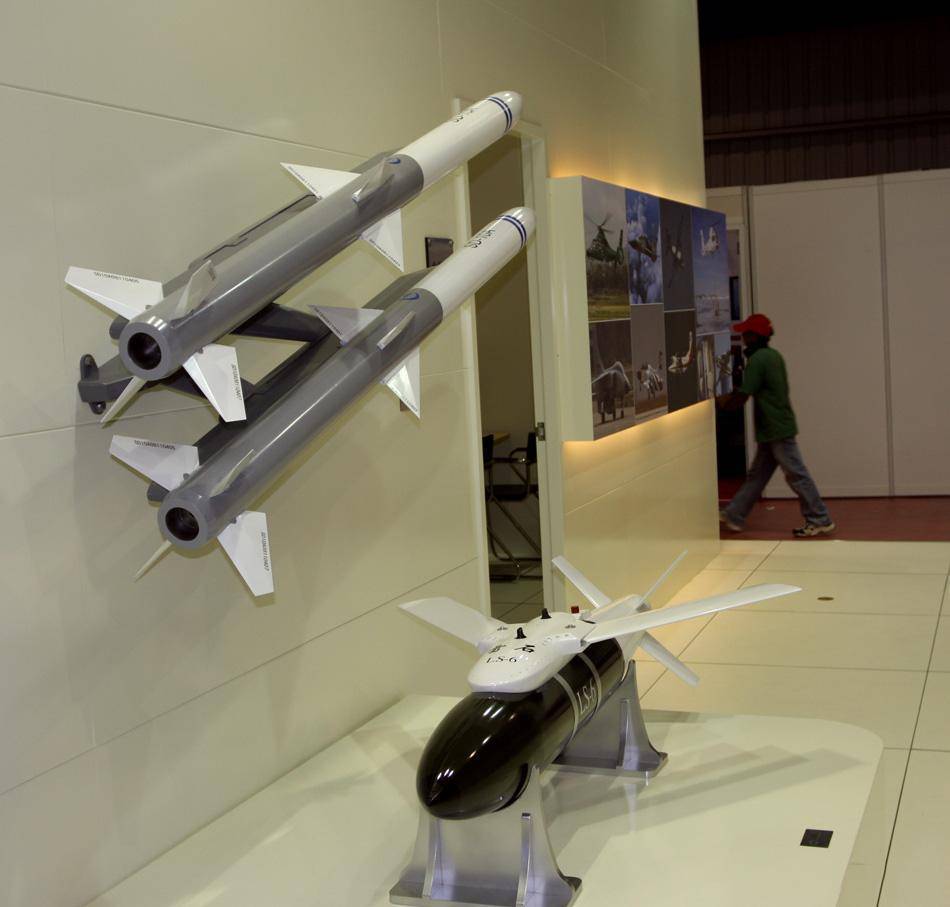 中国装备志——雷石6滑翔制导导弹_精确制导炸弹_服务_北斗