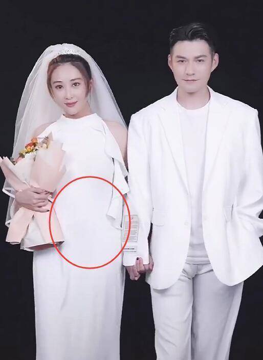 杜若溪严屹宽拍婚纱照,腹部圆润似怀孕,自曝长胖为漂亮不吃午餐_白色