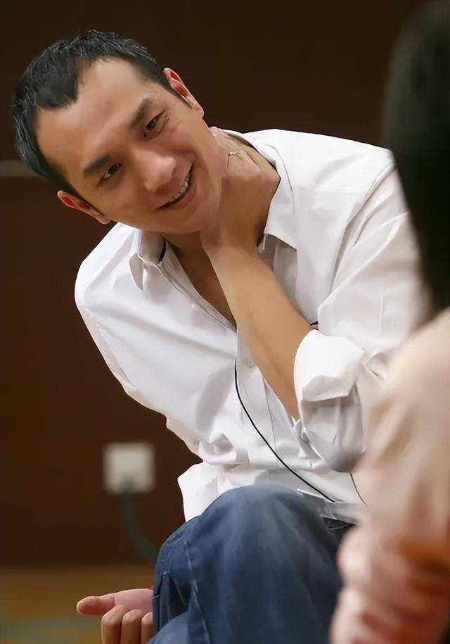 演员黄珏:我这辈子最正确的决定就是娶个网恋小14岁的美女老婆_黄觉