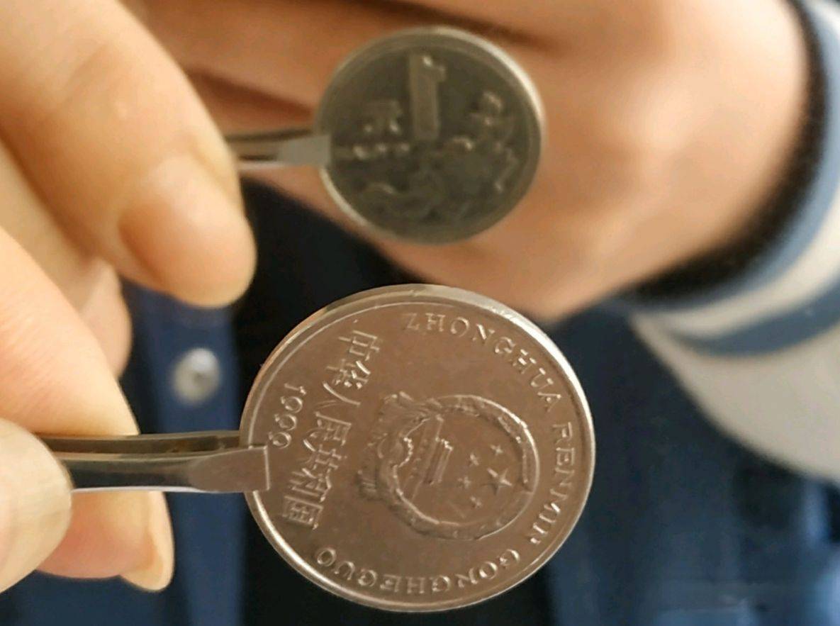 1分硬币翻了20多万倍，因为朝向不同，你能找到此类硬币吗_搜狐网