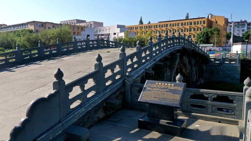 航拍丹江口二中_石鼓镇_休闲_开园