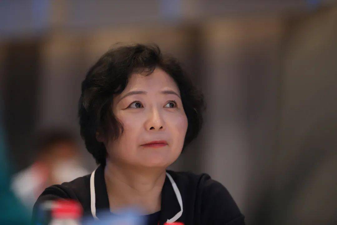 龙湖集团董事长吴亚军辞任,80后ceo接班!_陈序平_公司_发展