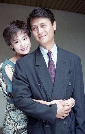 一代琼瑶女神,遭男友背叛,丈夫坠楼身亡,今60岁成孤家寡人_刘雪华_华