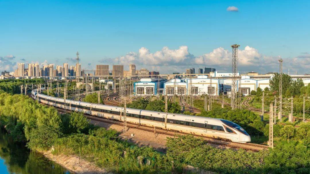 视频全有了!_动车_杭州_检修