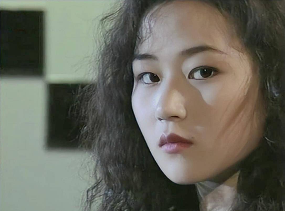 亚视经典《枪神》,看似荒诞的剧情,却是我们童年最珍贵的回忆_敖明_尹