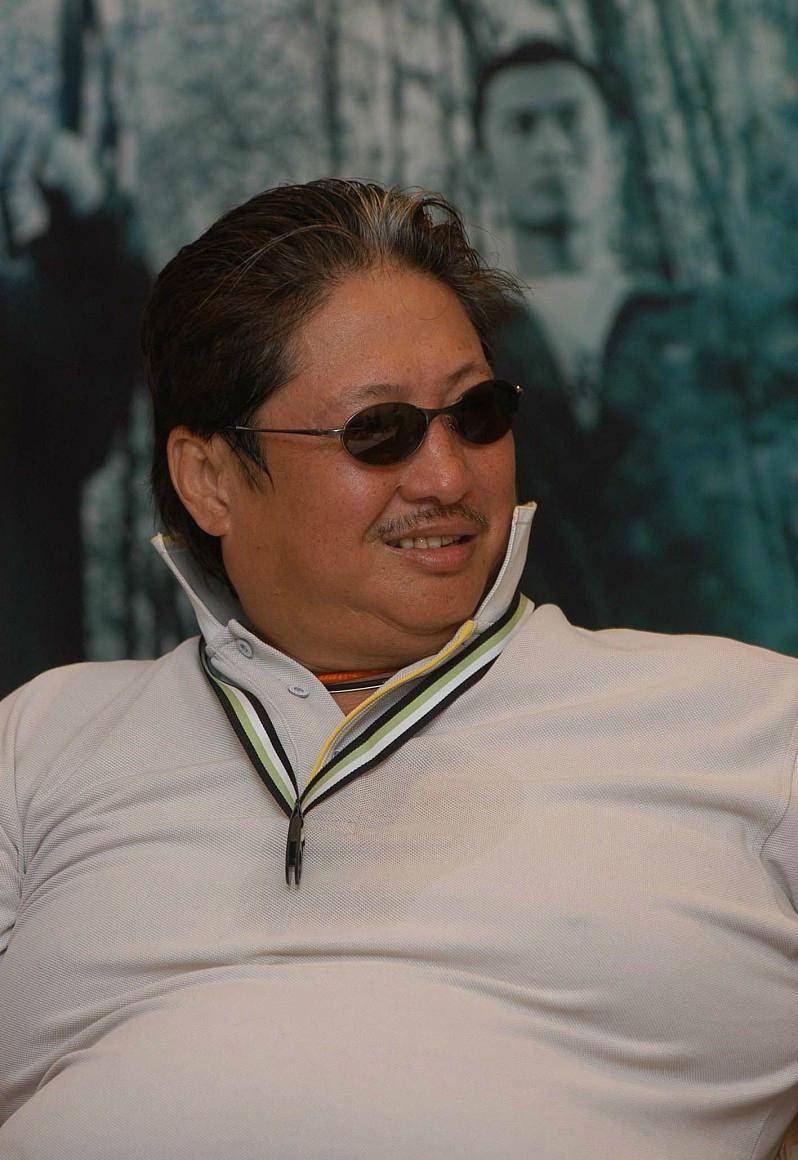 68岁洪金宝突然暴瘦"皮肉分离",健康问题成网友关注焦点_照片_谭咏麟