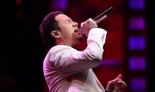 杨坤48岁学人拍电影,首次出演男一号,上映三天票房不足百万_兄弟_谭凯