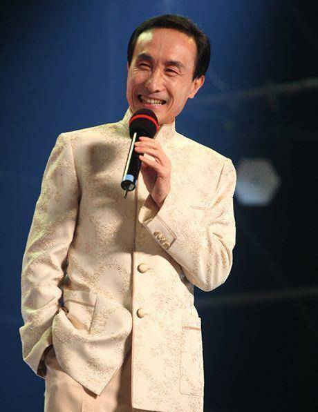 "赵丽蓉干儿子"巩汉林:《十三香》捧红赵本山,又为何退出舞台_表演
