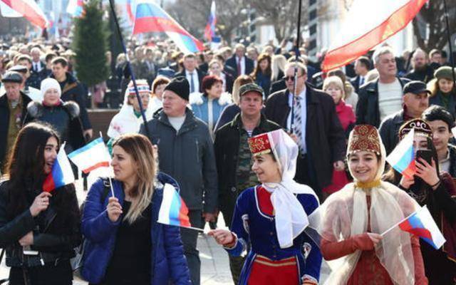 克里米亚真实现状:收入大不如前,居民崇拜普京,人口大量增长_俄罗斯