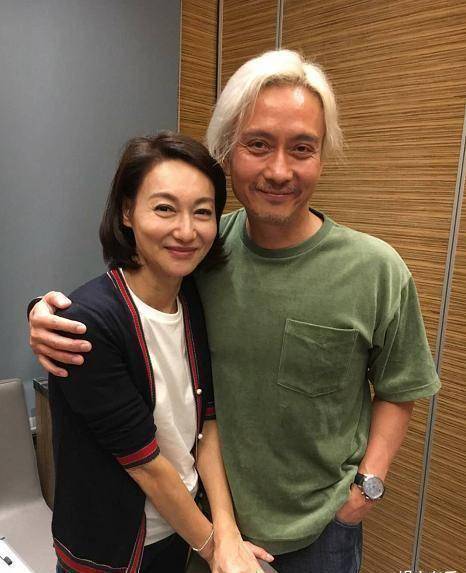 为救演员被烧伤脸,出道31年的影帝,如今却只能给小鲜肉作配_谢君豪