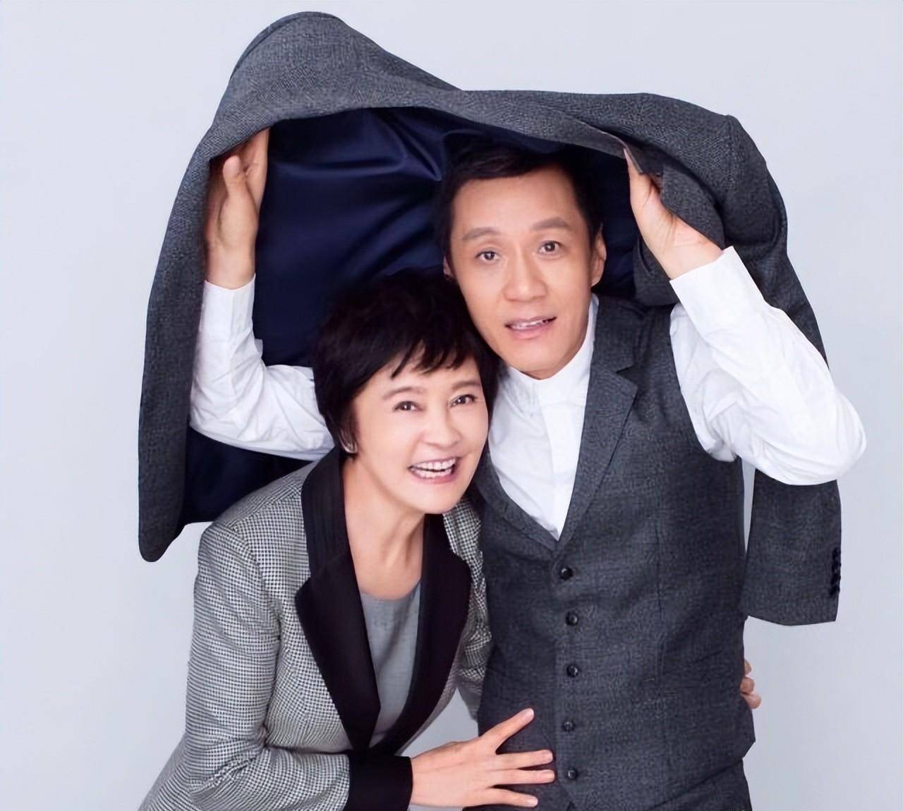 二婚嫁"小丈夫"的6位知名女星,个个红光满面,恋爱这么香?