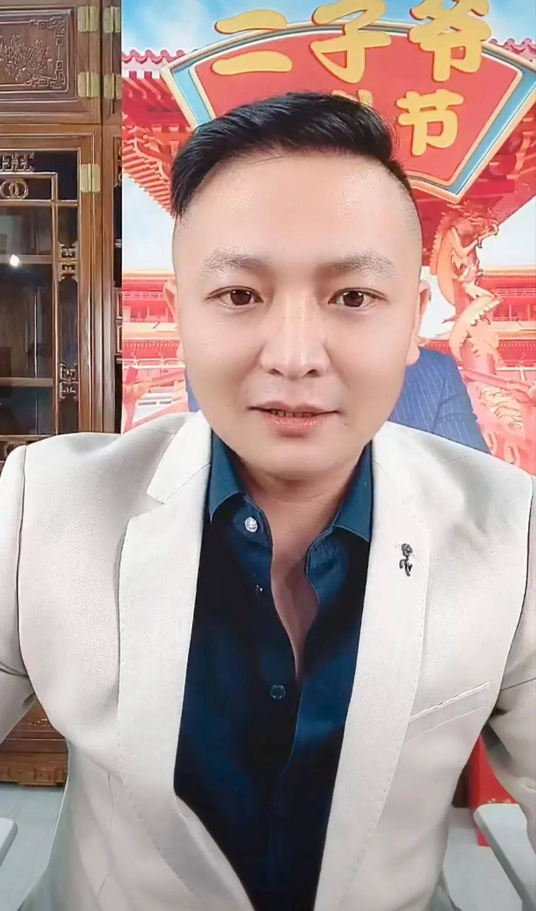 方丈和辛巴决裂后,说全网都是朋友,结果不是酒肉朋友就是牌友_辛有志