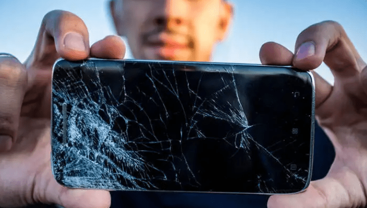 "妈呀好崩溃,手机屏坏了,要换吗?"当然!