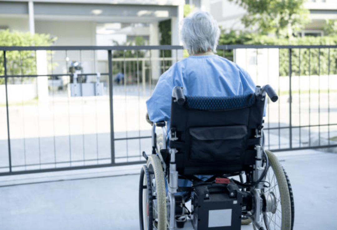 4000万失能老人的福音:寿险或可转换护理险?
