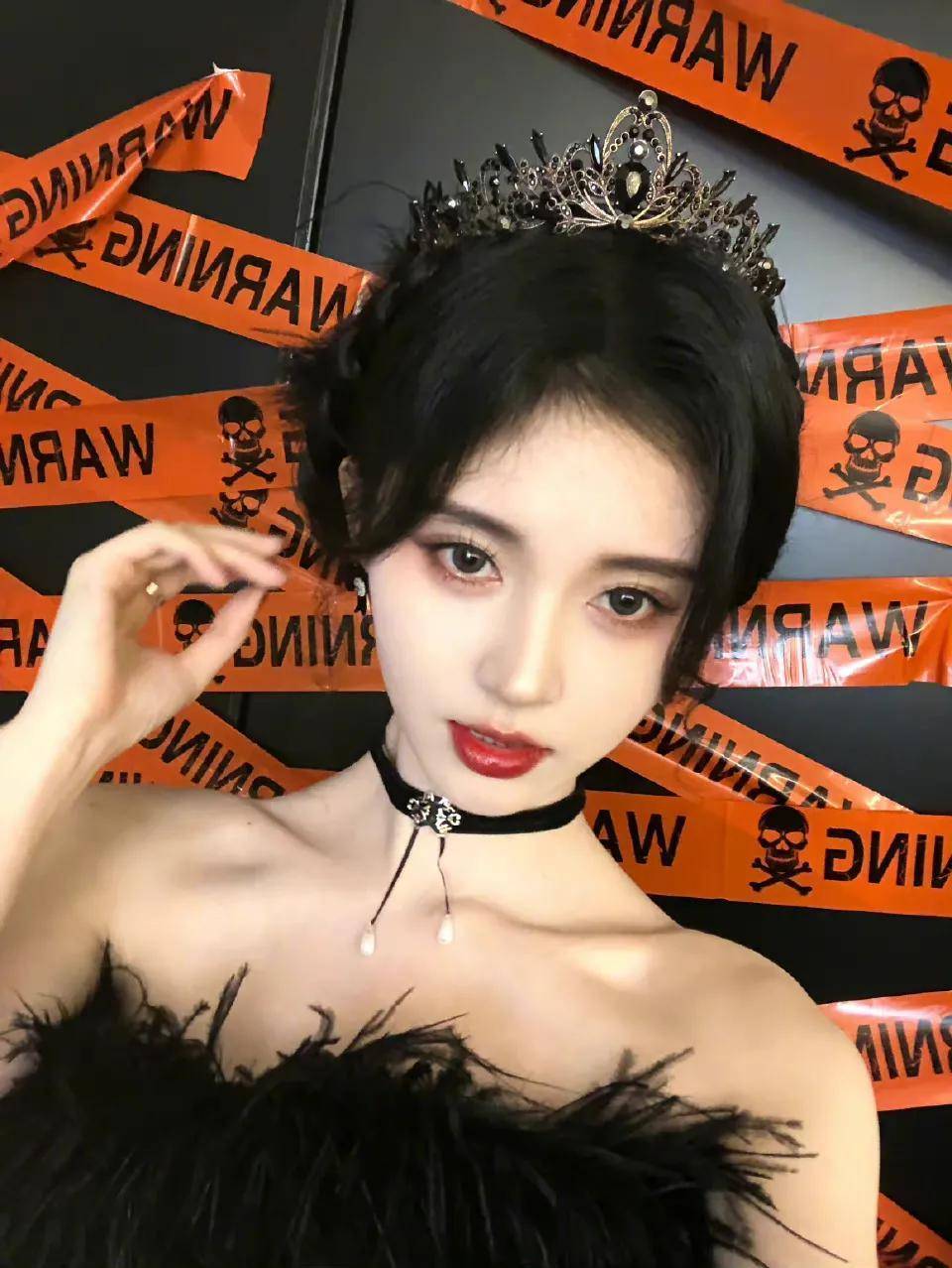 又被鞠婧祎惊艳到了,皇冠造型太美了,让人眼前一亮_网友_照片_锁骨