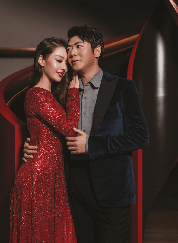 所以两人即使结婚多年,依旧非常甜蜜,所以她可能理解不了孙怡所说的一