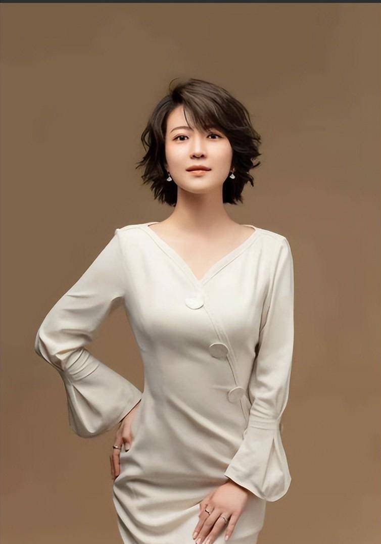 从云南台花旦到央视新秀,女主持人崔爽是怎么做到的?_观众_卫视_节目