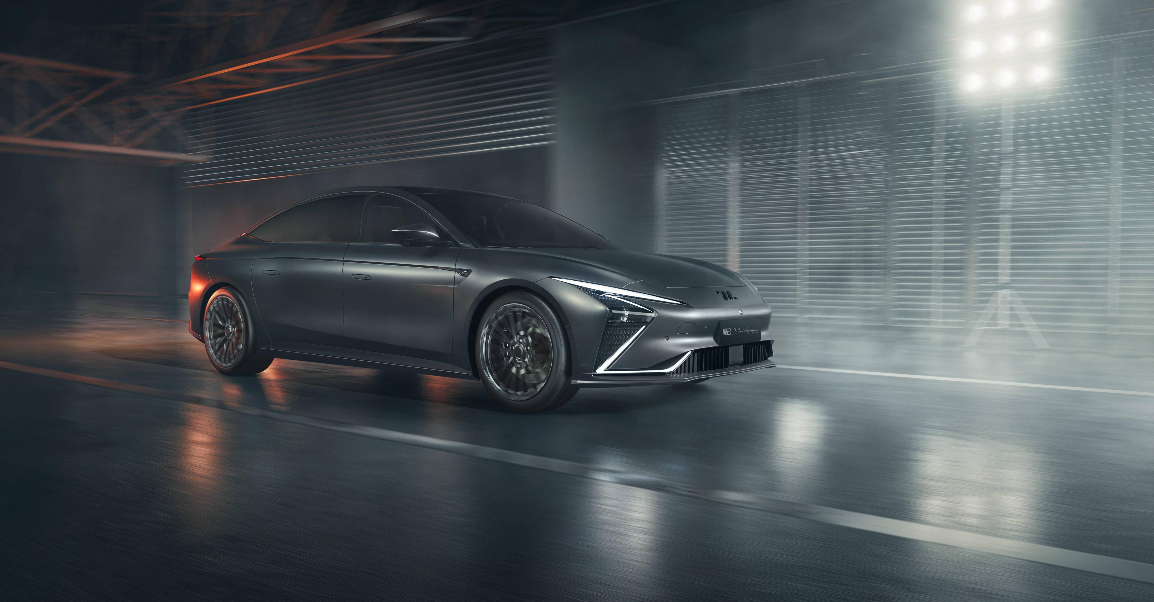 定位高性能电动车,智己l7 sp性能版售47.88万元起 | 一线车讯