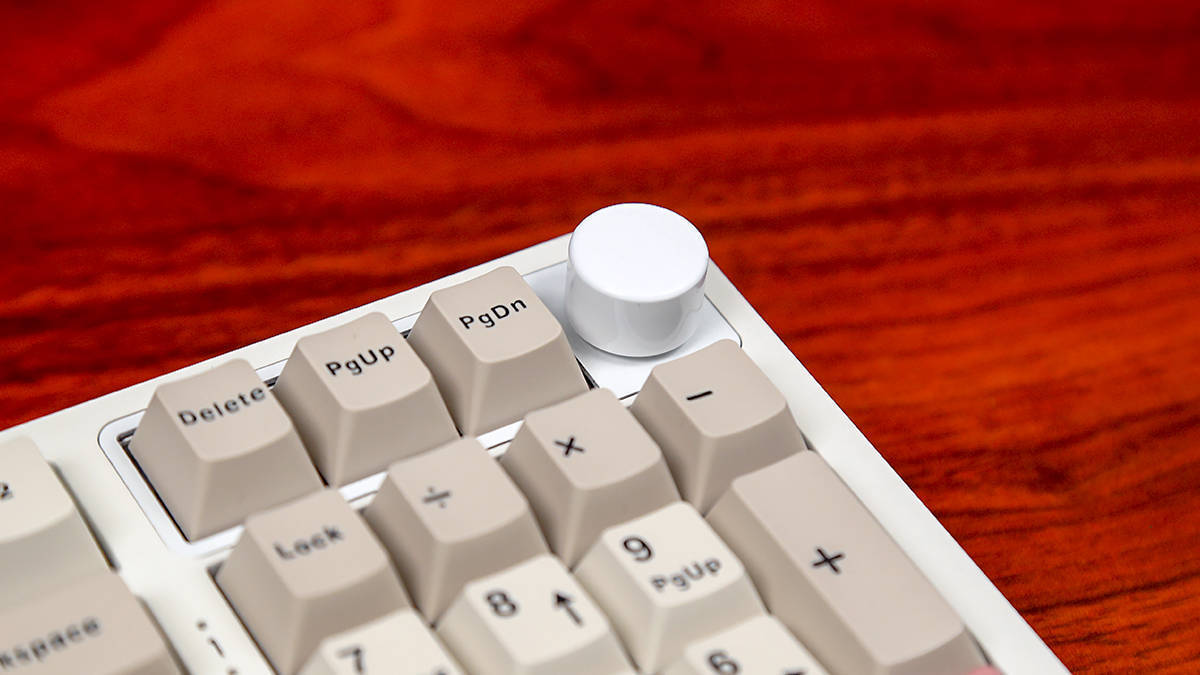 黑爵AK966无线三模游戏机械键盘评测：配置拉满，一步到位