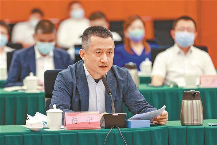 陈宁李圣泼张思民孙利鲁先平杨洪齐佳 深圳特区报记者 何龙 摄■ 深圳