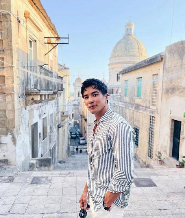 "华裔性感偶像"林路迪近照曝光,肌肉发达下腹凸出,法令纹明显_身材