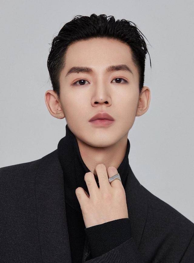 《长相思》,这部剧被誉为是"古代版流星花园",四大美男也被人无比