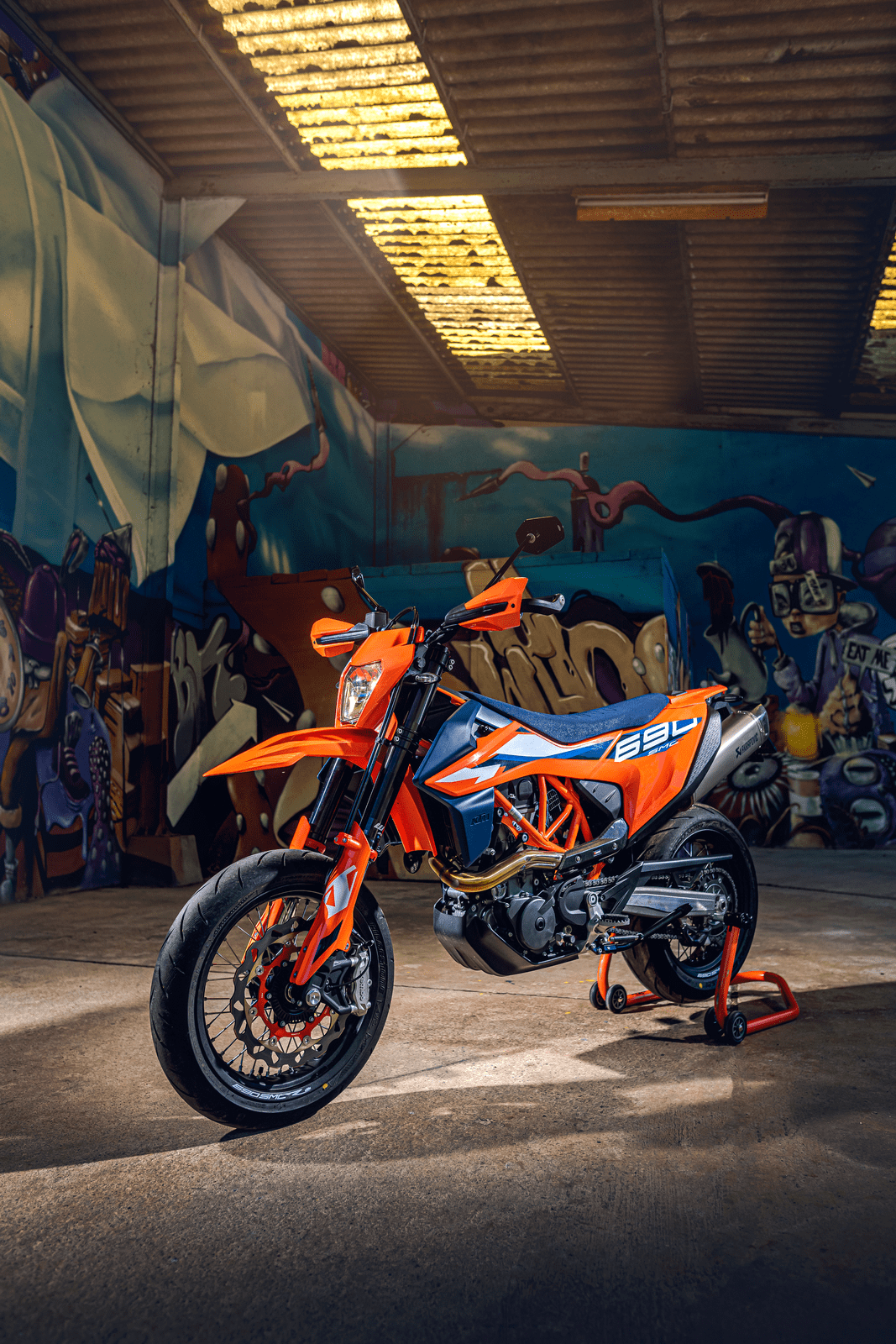 ktm 2023 款 690 enduro r,smc r 户外特写_搜狐汽车_搜狐网