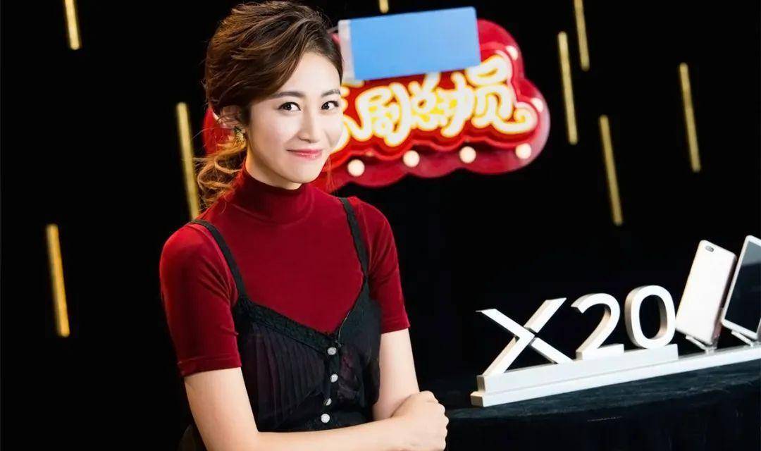 身高174,喜剧舞台第一大美腿韩云云,绝非浪得虚名_麻花_开心_毕业