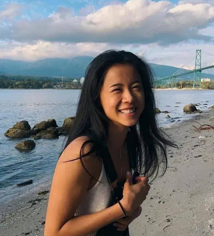 靠实力一夜逆袭成为首个华裔女主_leah_电影_lewis