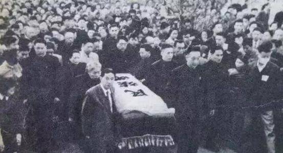 1936年鲁迅逝世葬礼盛大，48年后，上海专家通过胸片解密其死因