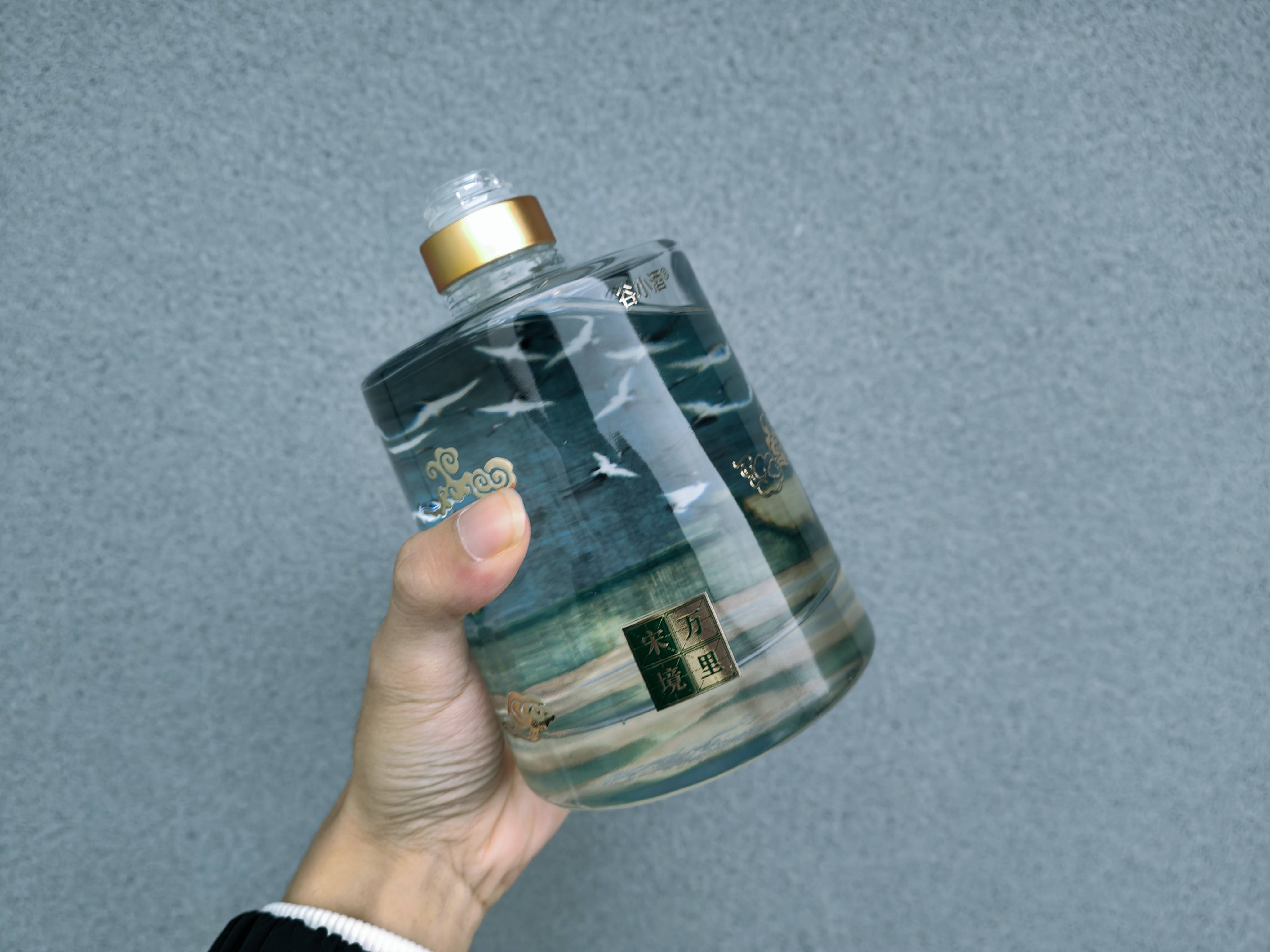 浓香品质,谷小酒万里宋境·云踪凭什么卖得火?_方面_价格_成为了