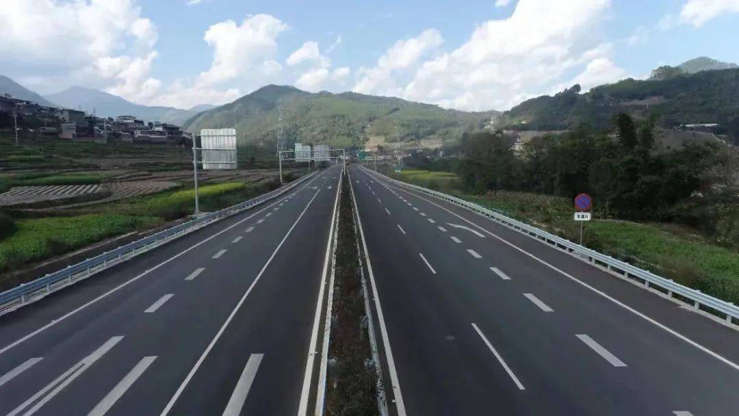 高速公路方面,大临高速已启动建设,楚景高速可行性研究报告已经获批
