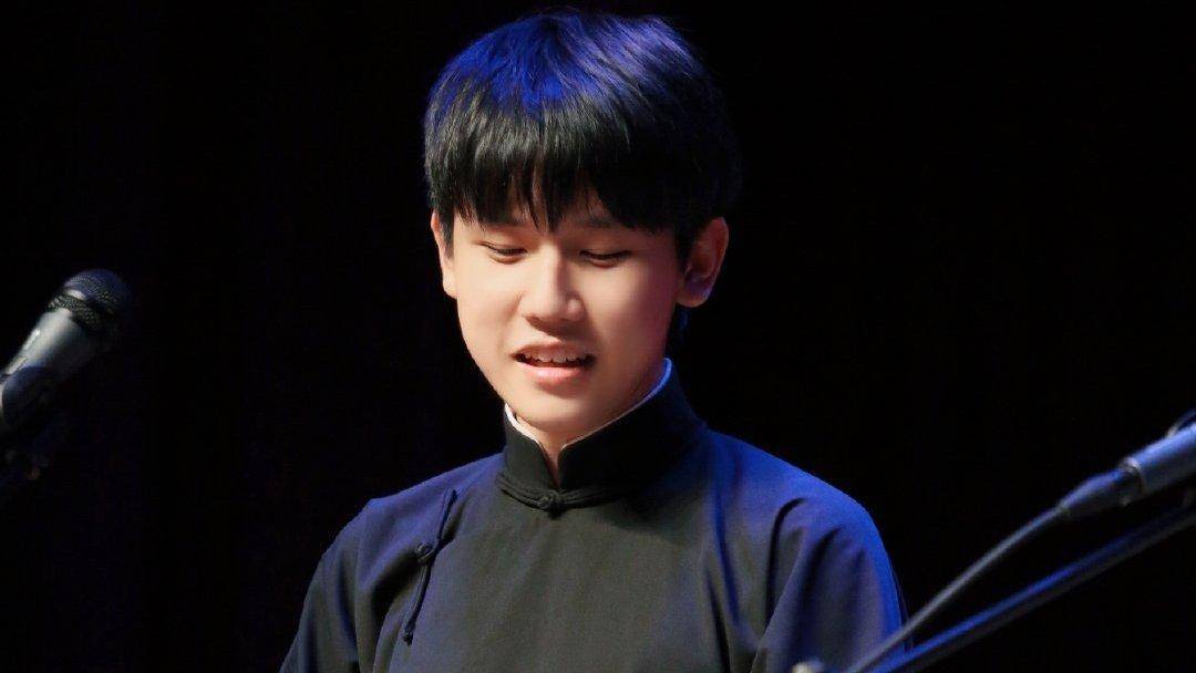 但是于子淇并没有骄傲,自满,而是保持着刚开始对相声的热爱和虚心