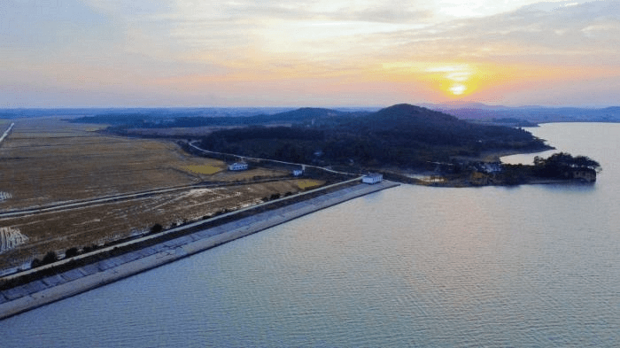 安徽望江:湖光秋色两相和_com_满天_武昌湖