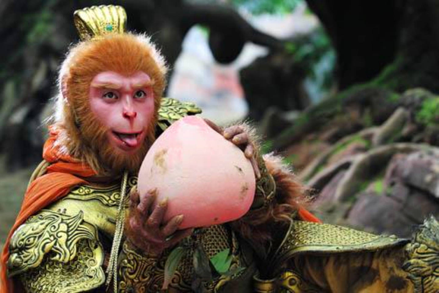 孙悟空掌管蟠桃园,为何对东方朔偷桃置之不理?_天庭_猴子_朋友