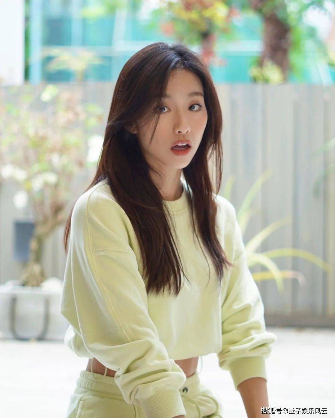 香港女神曾淑雅,曾是香港小姐,1米74气质佳,甜美笑容让人心情愉悦