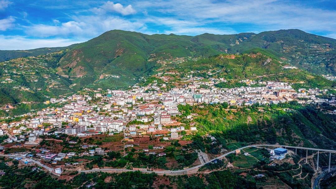 存在于历史记忆中的木里县上世纪80年代的木里县城2021年木里卫星图