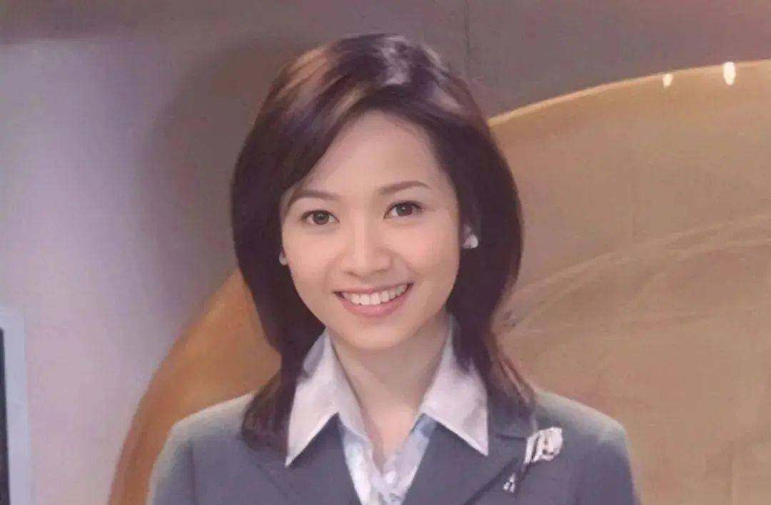 分手14年，侯佩岑仍与周杰伦绑缚上热搜，她的心计心情都藏在笑容里