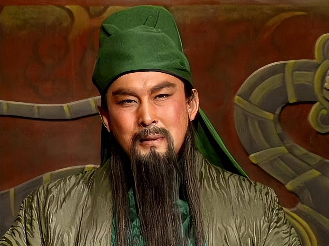 大弟子披麻戴孝磕头,90后影迷自发吊唁_郭少杰_三国演义_追悼会