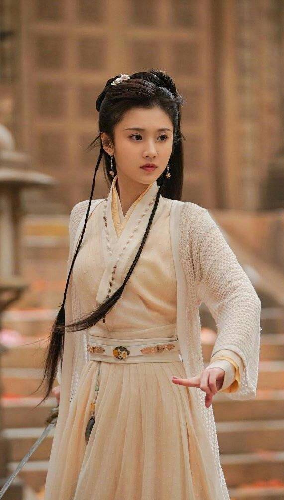 《暮白首》"容婳"美照分享,鬼马精灵惹人爱,就是发型太单一了_张慧雯