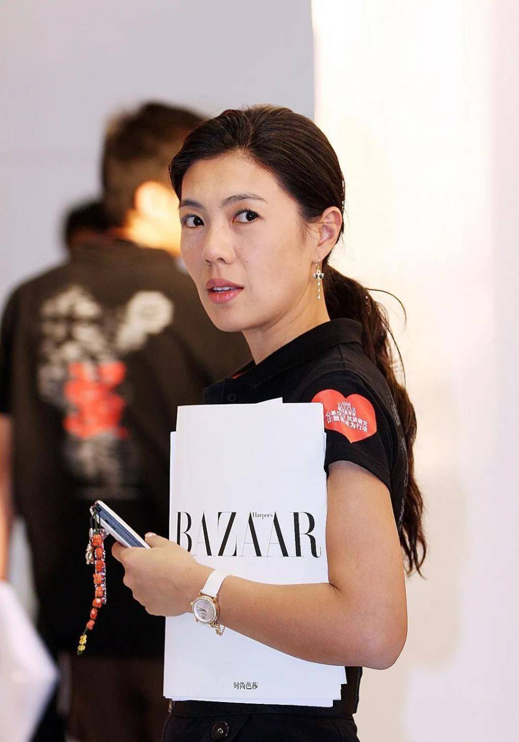 "人走茶凉"苏芒:毁伊能静婚礼遭洪晃暗讽,封杀唐嫣遭章子怡除名_时尚