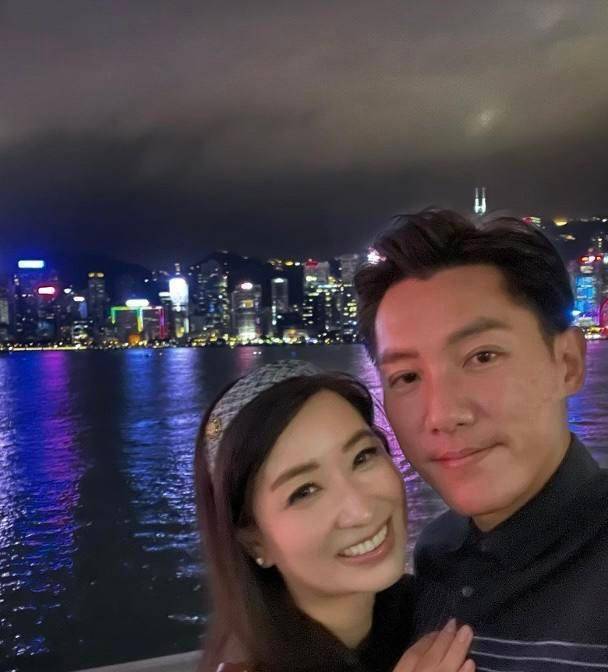 发文表白老婆,晒出两人亲密合照_张永康_妻子_张玉康