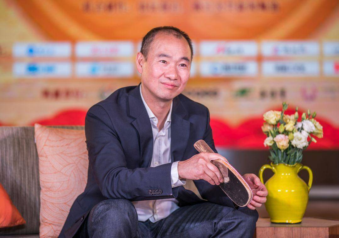 奥运冠军吕林:妻子和儿子都是乒乓球运动员,中年秃顶也帅气_王涛_男双