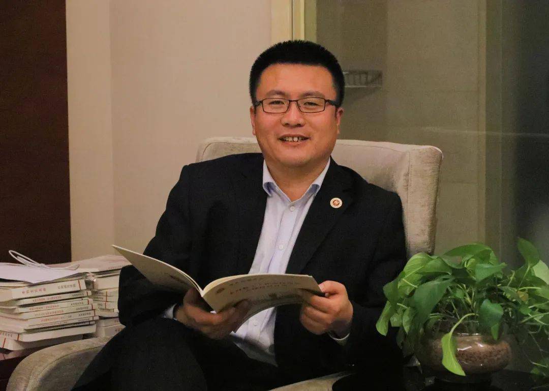 邱磊(《中国教育报》2019"年度十大推动阅读人物"之一)魏智渊(南明