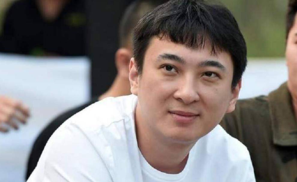 简直可以和王思聪齐名,他们两个人同在富二代的圈子里还是有不少的