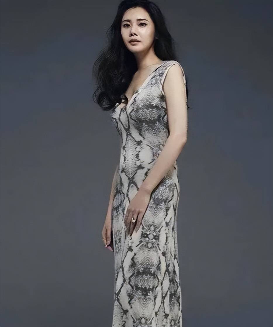韩国女星秋瓷炫写真造型百变！雪肤玉貌太性感撩人