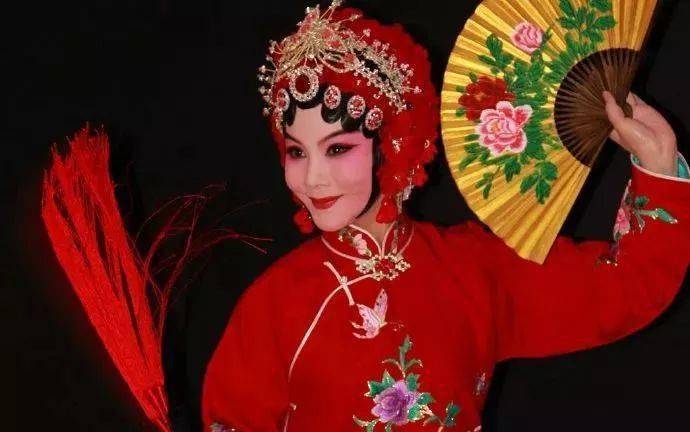 扇子在戏曲表演中有多"万能"?_折扇_京剧_剧照